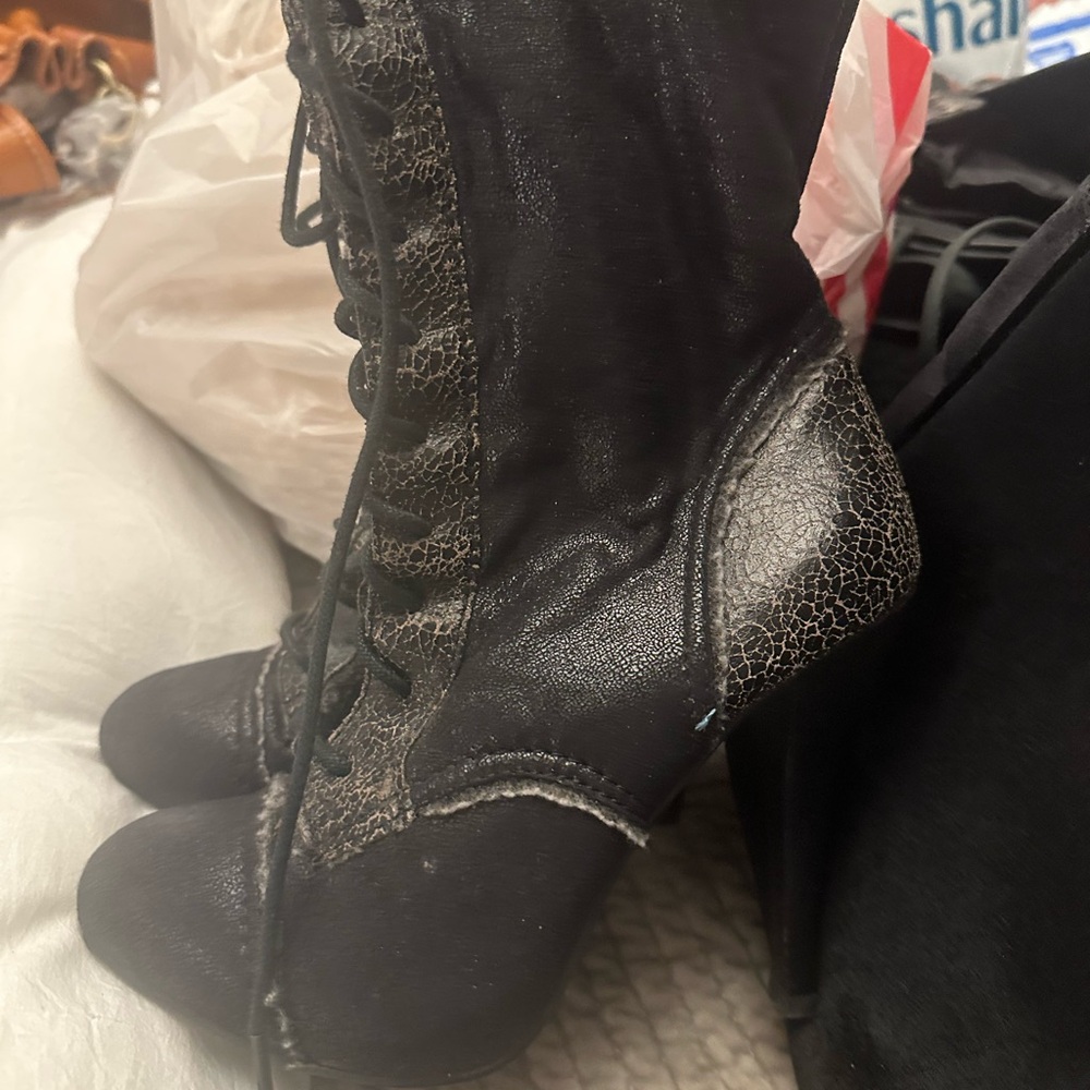Max Studio Heeled lace up booties